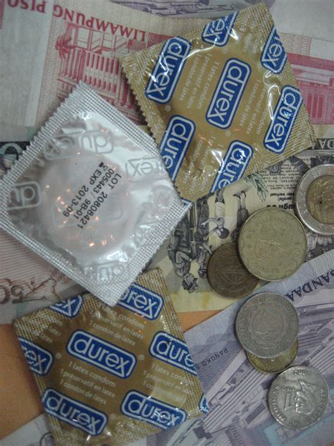 pinayflix condom|Takot Siyang Mabuntis ng Pipino Kaya Nilagyan ng Condom.